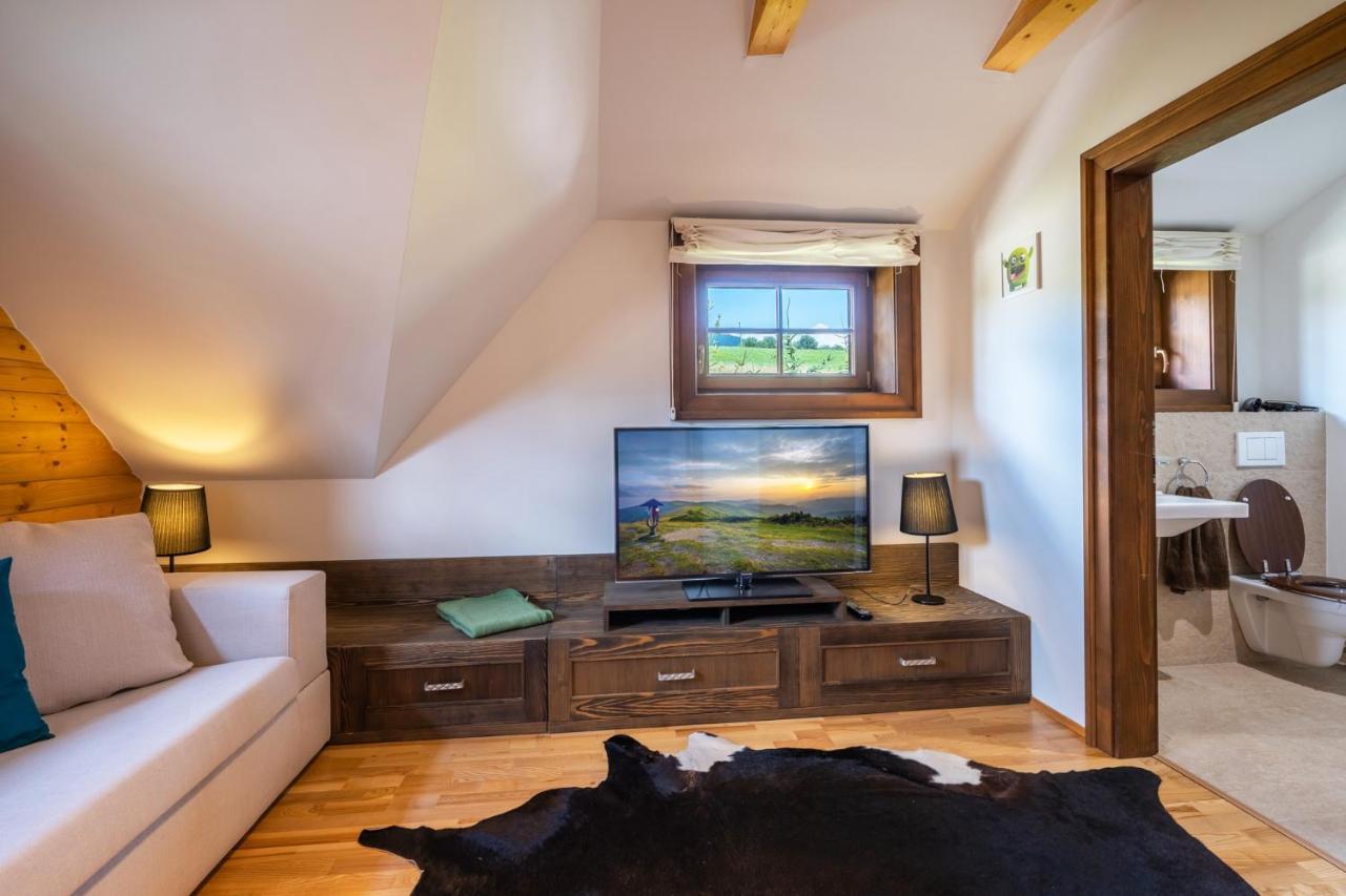 Wellness Drevenica Zuberec, 3 Apartmany, 2 Studia, Tatranske Stity Z Terasy Buitenkant foto